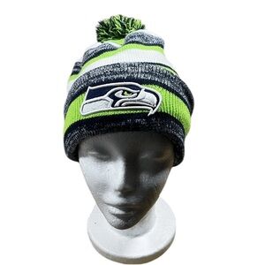 SEATTLE SEAHAWKS NFL NEW ERA
Green White Blue FOOTBALL BEANIE Cap Team Fan EUC
